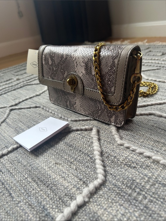 Fossil Handbags - NWT Authentic Fossil Ainsley Snake-Print Clutch/Wallet w Detachable Chain